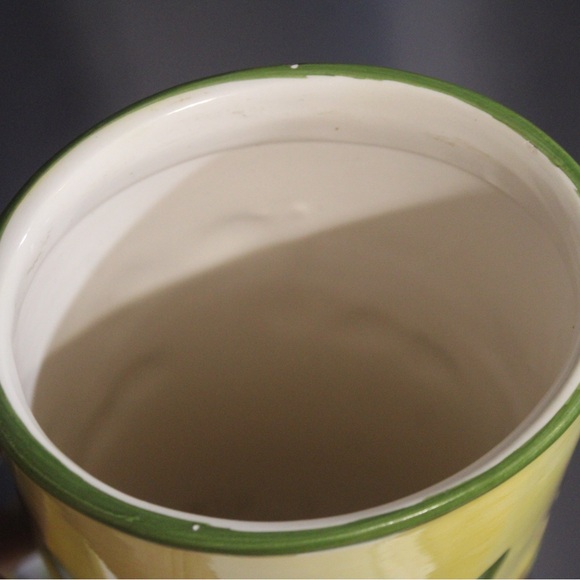 Ceramic vase or storage container - Picture 9 of 12